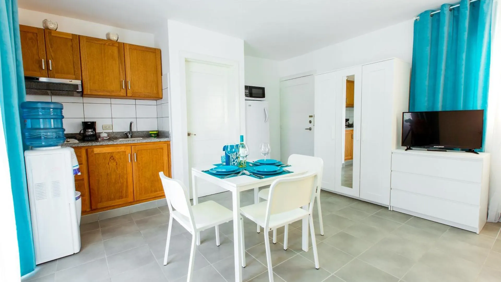 Tropicana Suites Deluxe Playa Los Corales - Wifi, Beach, Pool Punta Cana 5*,  Dominik Cumhuriyeti