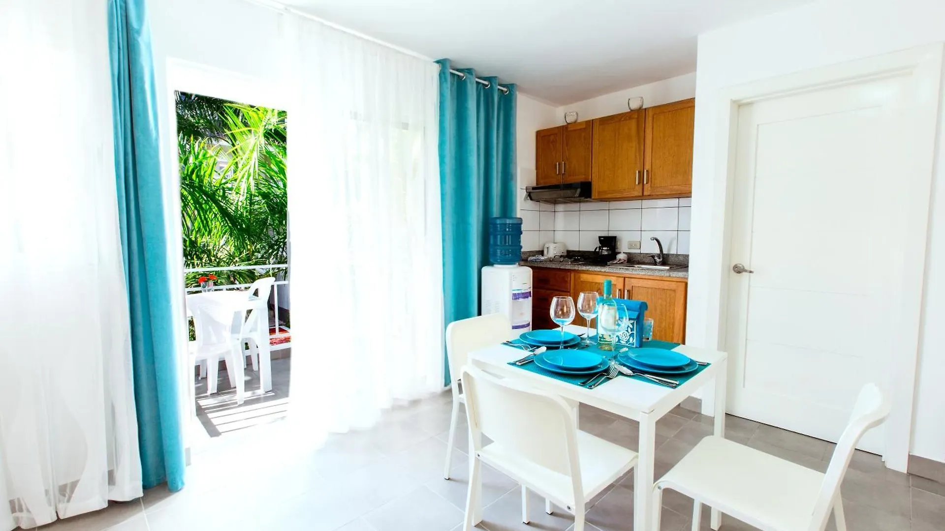 Tropicana Suites Deluxe Playa Los Corales - Wifi, Beach, Pool Punta Cana 5*,  Dominik Cumhuriyeti