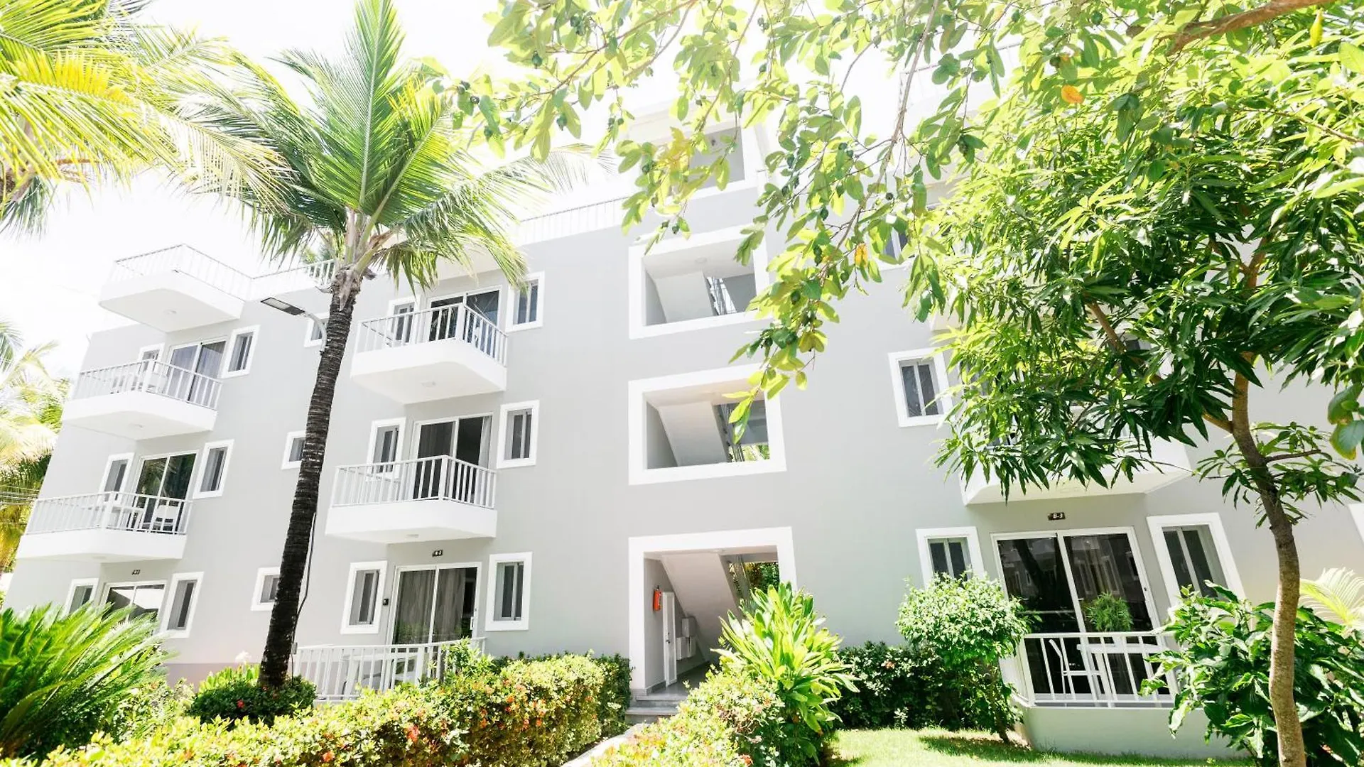 Otel Tropicana Suites Deluxe Playa Los Corales - Wifi, Beach, Pool Punta Cana